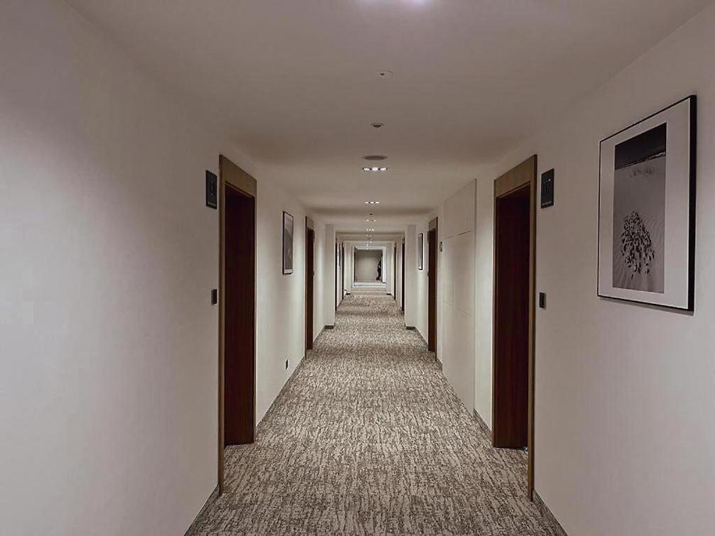 Westin House - 109 Apartment *